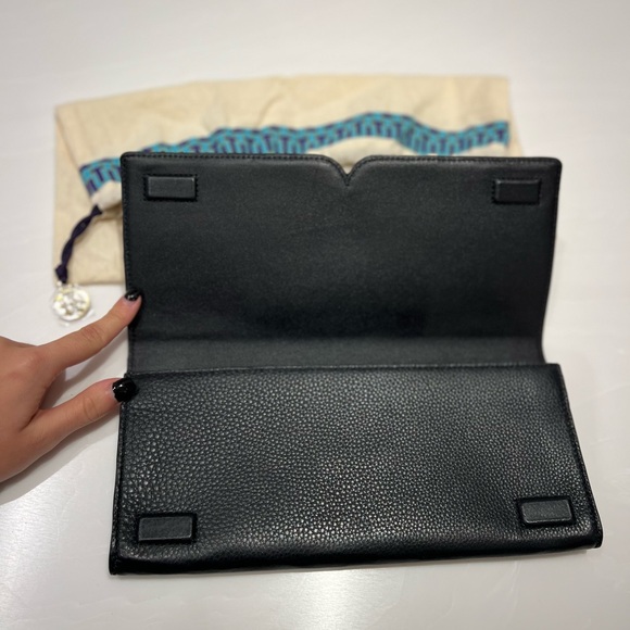 TORY BURCH CLUTCH - Picture 3 of 5